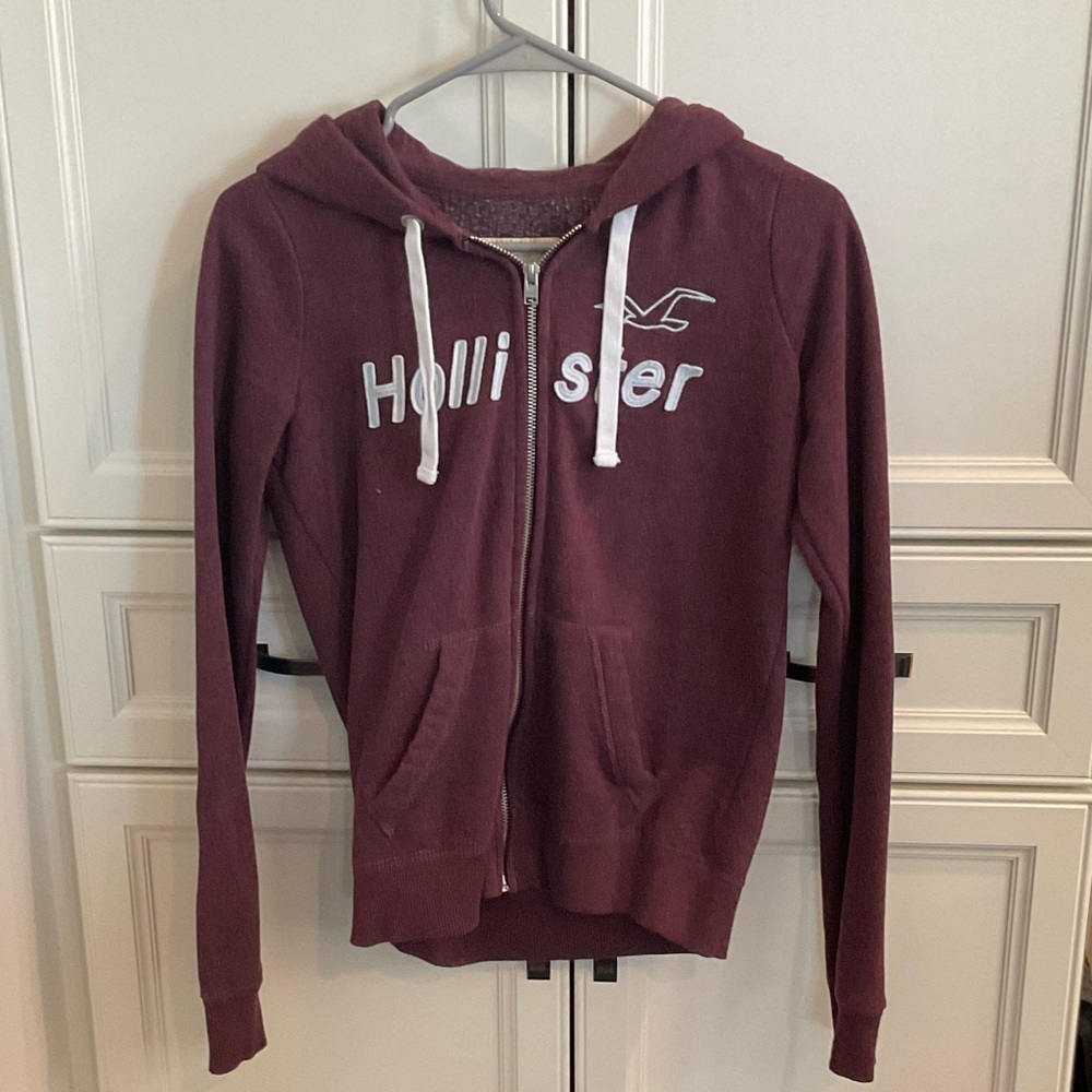 🦋Hollister Zip-up